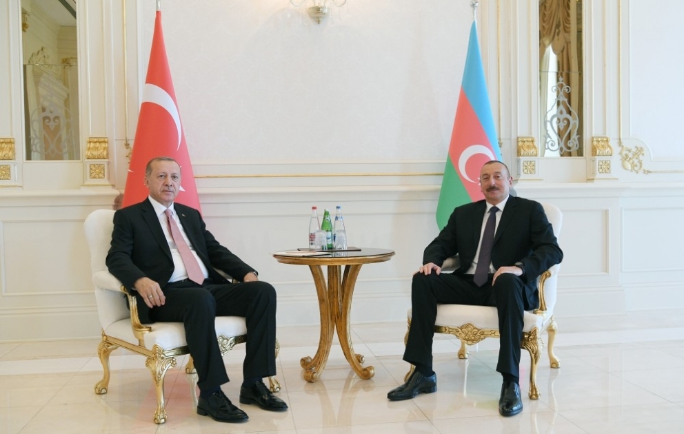 Azerbaijani, Turkish presidents held one-on-one meeting