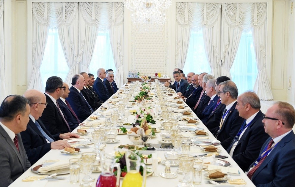 Treffen von Staatspräsident Ilham Aliyev und dem Präsidenten der Türkei Recep Tayyip Erdogan im erweiterten Format
