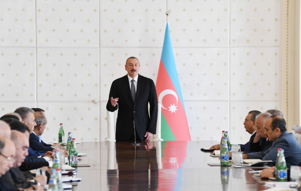Prezident İlham Əliyevin sədrliyi ilə Nazirlər Kabinetinin 2018-ci ilin birinci yarısının sosial-iqtisadi inkişafının yekunlarına və qarşıda duran vəzifələrə həsr olunan iclası keçirilib