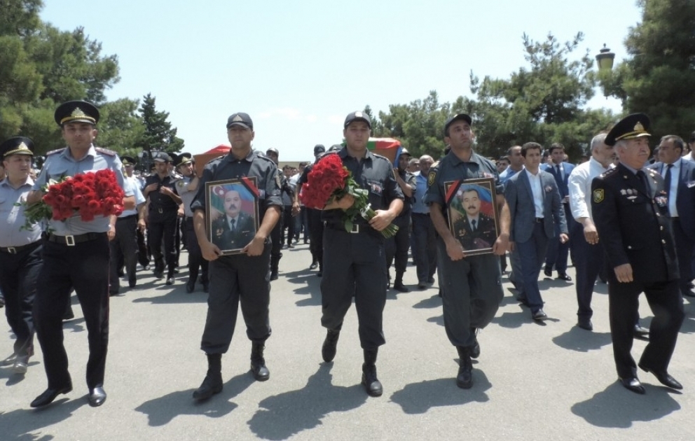 Gəncədə iğtişaşların qarşısını alarkən şəhid olan polis əməkdaşlarının vida mərasimi keçirilib