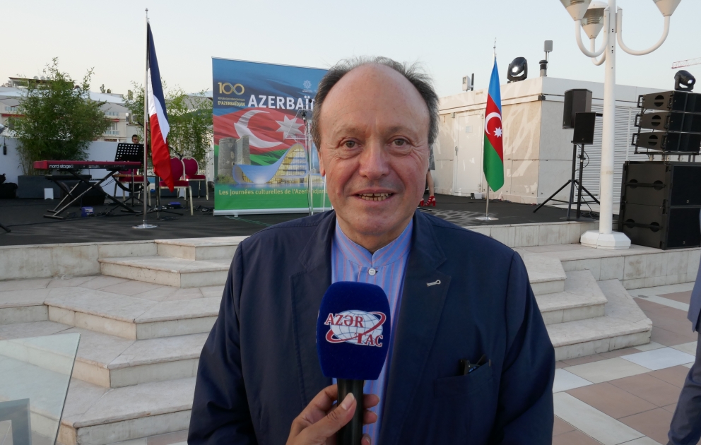 Yann dö Sen Sülpis: Azərbaycan incəsənət nümayəndələri istedadları ilə seçilir