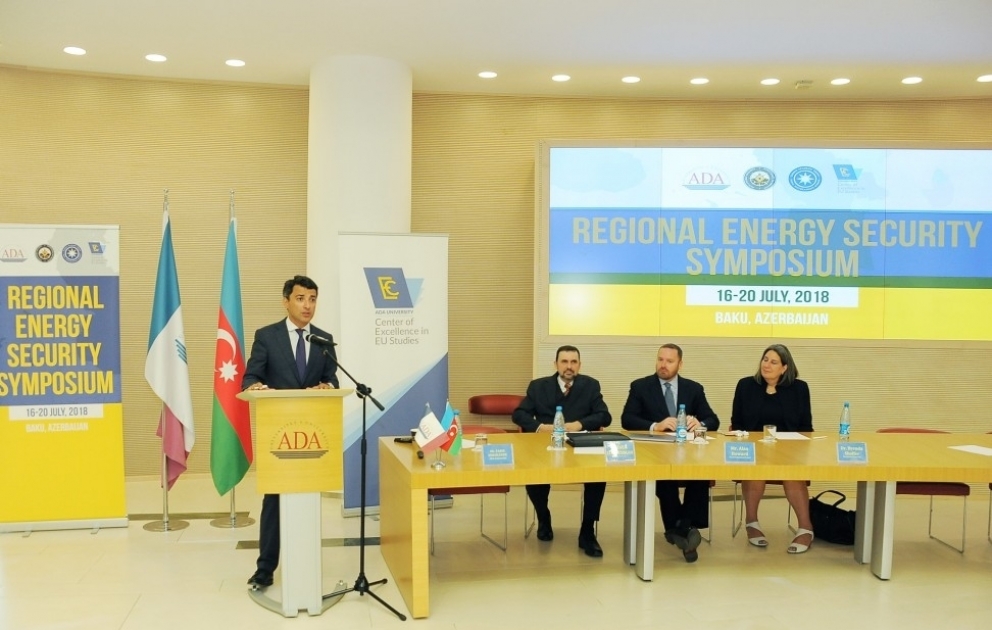 ADA Universitetində regional enerji təhlükəsizliyi üzrə simpozium işə başlayıb