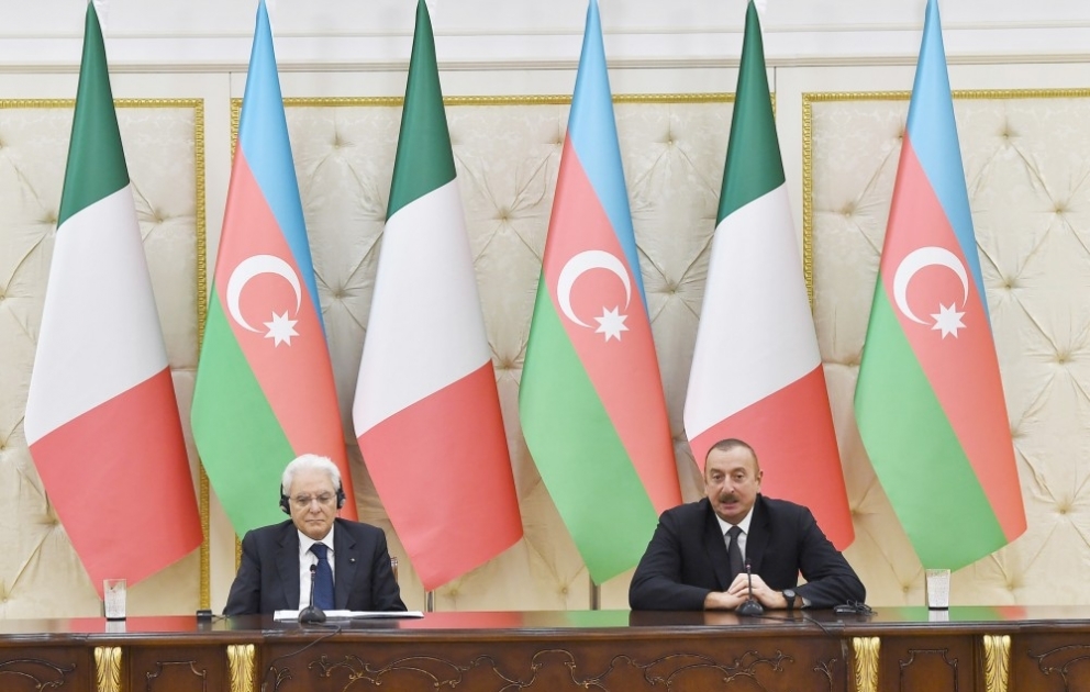Les présidents azerbaïdjanais et italien font une déclaration à la presse