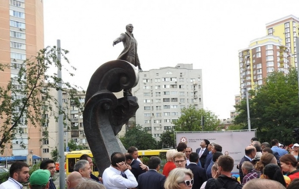 Muslim Magomayev park inaugurated in central Kiev