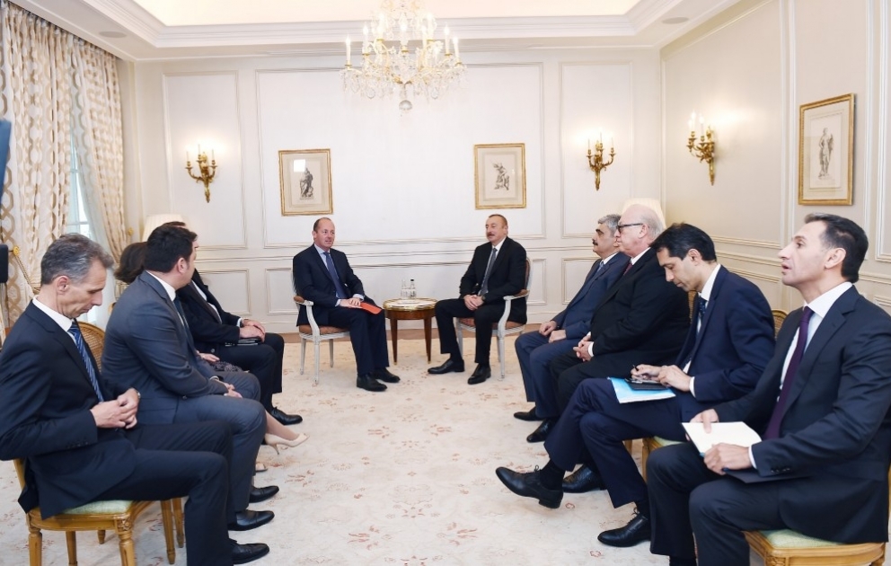 La coopération entre Airbus et Azerkosmos fait l'objet de discussions