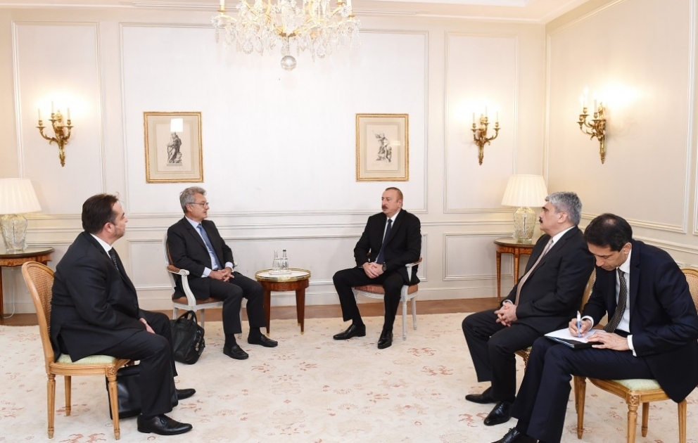 Staatspräsident Ilham Aliyev trifft in Paris SADE-Generaldirektor