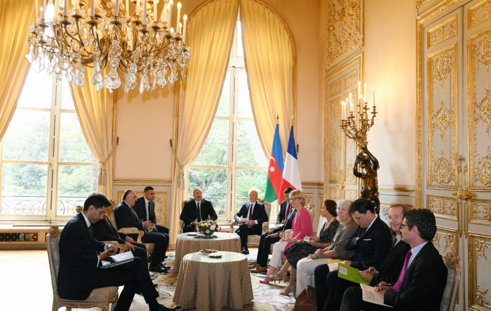 Paris: Treffen von Präsident Ilham Aliyev mit Präsident der französischen Nationalversammlung