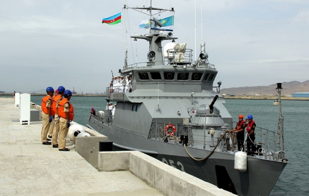 Un navire militaire kazakh est arrivé à Bakou