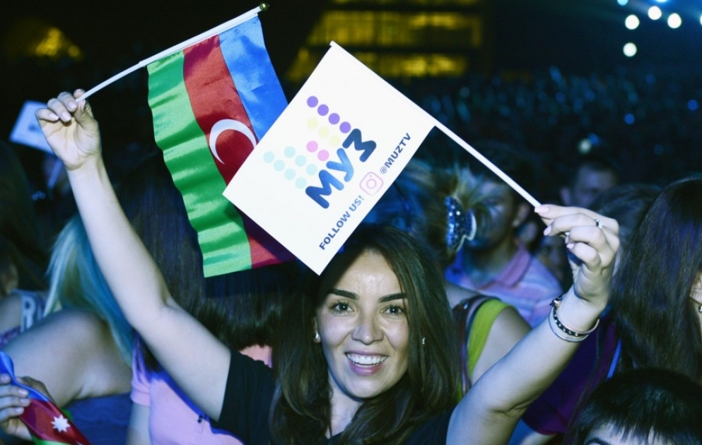 “Jara-2018” Beynəlxalq Musiqi Festivalı çərçivəsində Heydər Əliyev Mərkəzinin parkında konsert olub