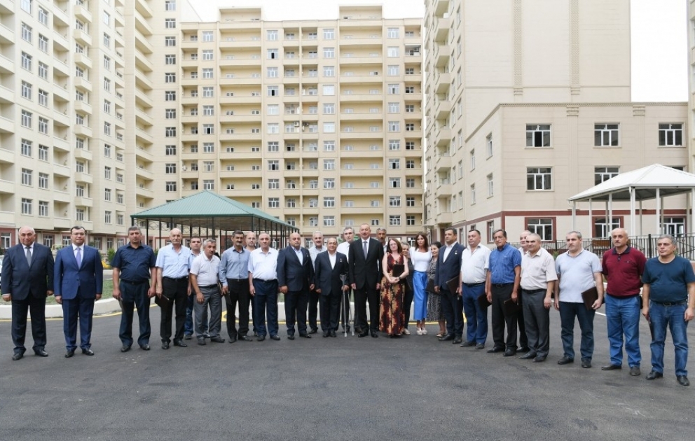Qarabağ, Böyük Vətən müharibələri, Çernobıl əlillərinə və şəhid ailələrinə mənzillərin və avtomobillərin verilməsi mərasimi olub 
Azərbaycan Prezidenti İlham Əliyev mərasimdə iştirak edib
