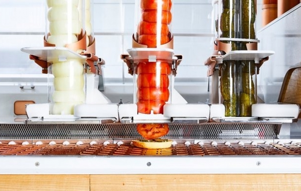 A robot cooks and assembles burgers in 5 minutes at this new San Francisco restaurant