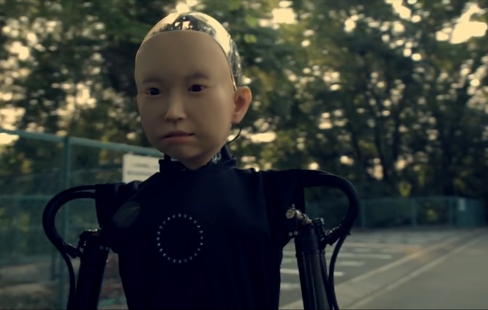 Osaka Universitetinin professoru insanabənzər robot yaradıb