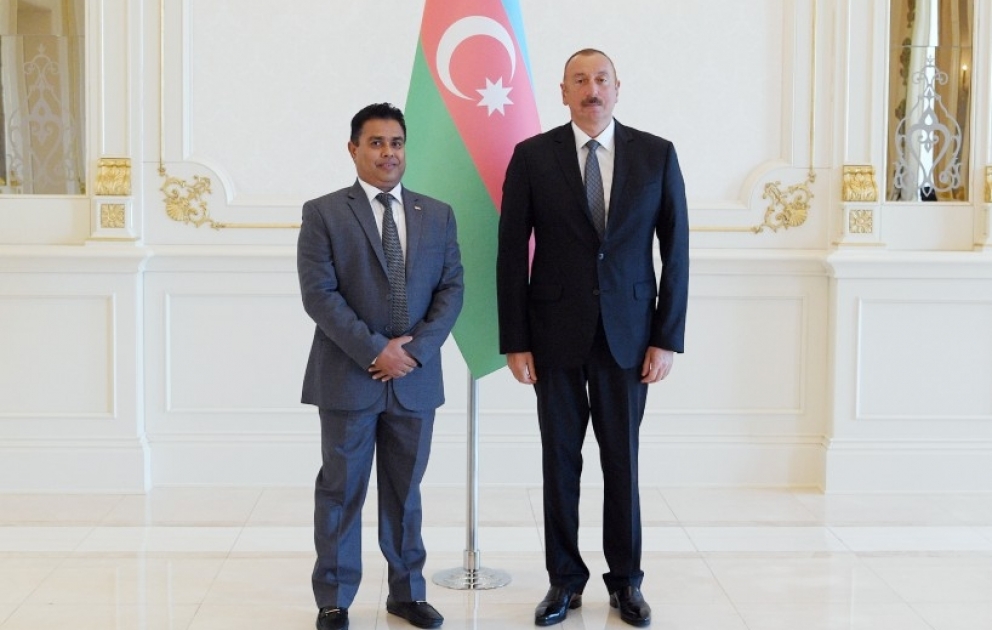 Prezident İlham Əliyev Şri-Lankanın Azərbaycanda yeni təyin olunmuş səfirinin etimadnaməsini qəbul edib