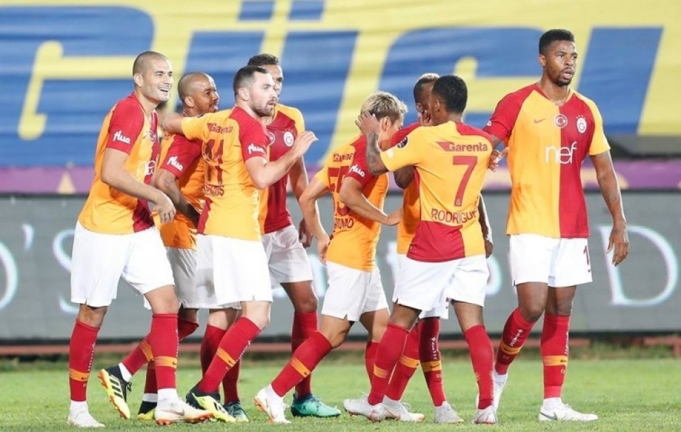 “Qalatasaray” Türkiyə çempionatında mövsümün ilk turunun açılış oyununda səfərdə rəqibinə qalib gəlib