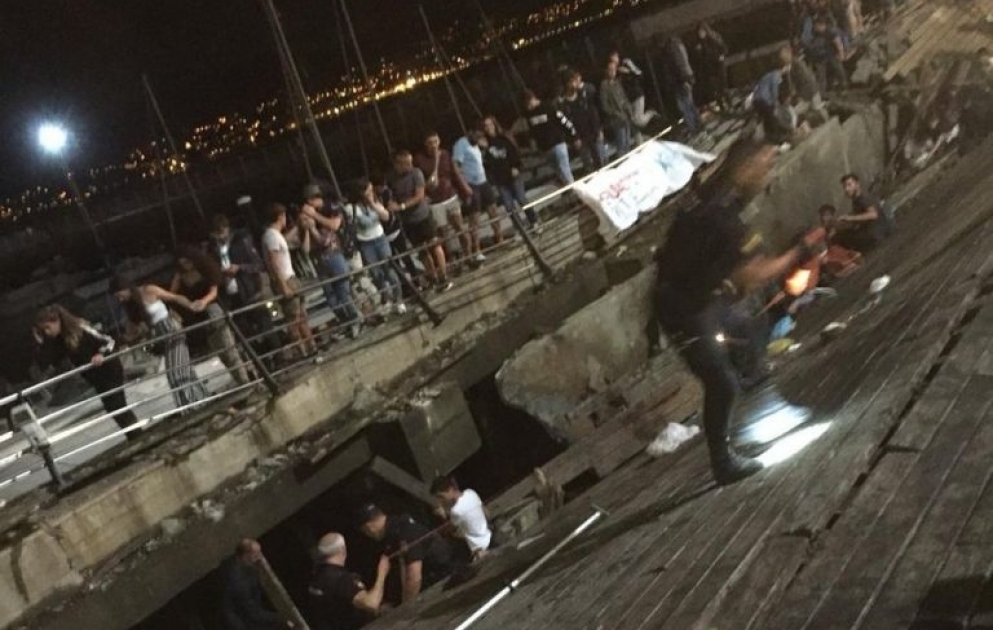Une plateforme s'effondre, 260 festivaliers blessés