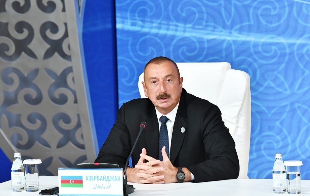 Staatschefs von Kaspi-Anrainerstaaten treten beim Gipfel in Aktau mit Presseerklärungen auf