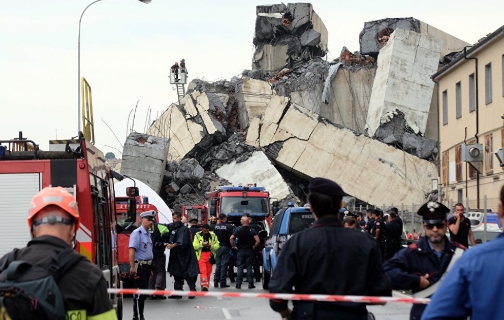 İtaliyada körpünün uçması nəticəsində ölənlərin sayı artır