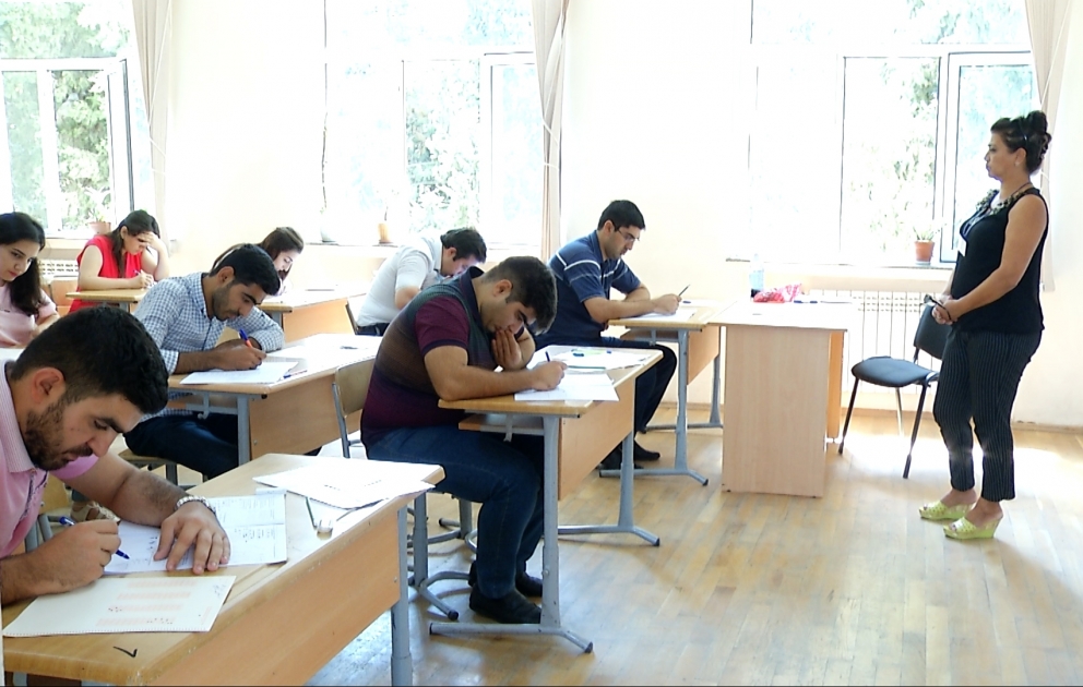 Dövlət qulluğuna qəbul üçün növbəti test imtahanı keçirilib