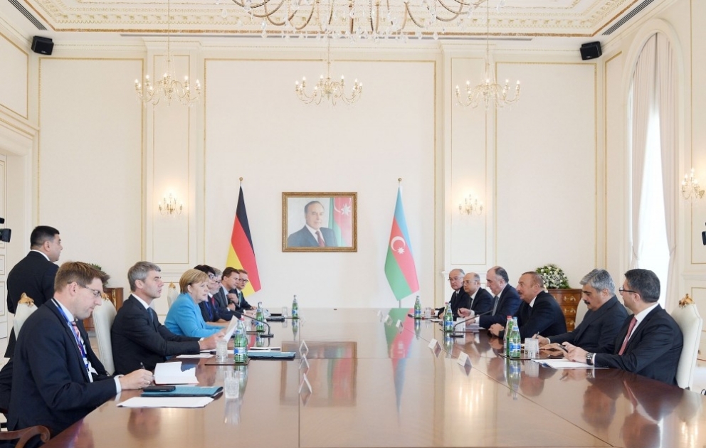 Azərbaycan Prezidentinin və Almaniyanın Federal Kanslerinin geniş tərkibdə görüşü keçirilib