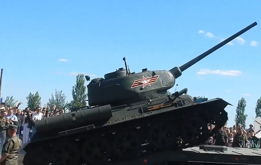 Rusiyada paradda tank çevrildi