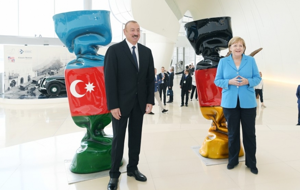 Azərbaycan Prezidenti və Almaniyanın Federal Kansleri iş adamları ilə görüşüblər