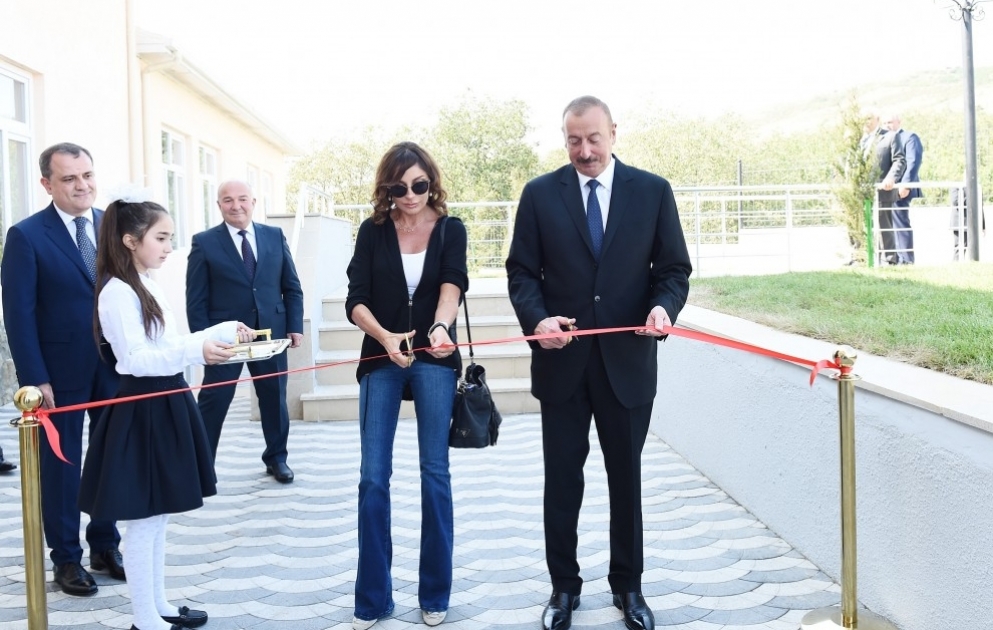 Le président Ilham Aliyev a inauguré le nouveau bâtiment de l'école secondaire du village de Meysari à Chamakhy