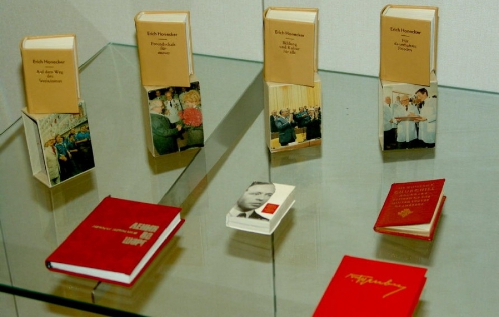 Azərbaycan Miniatür Kitab Muzeyinin eksponatları Sibirdə sərgilənib