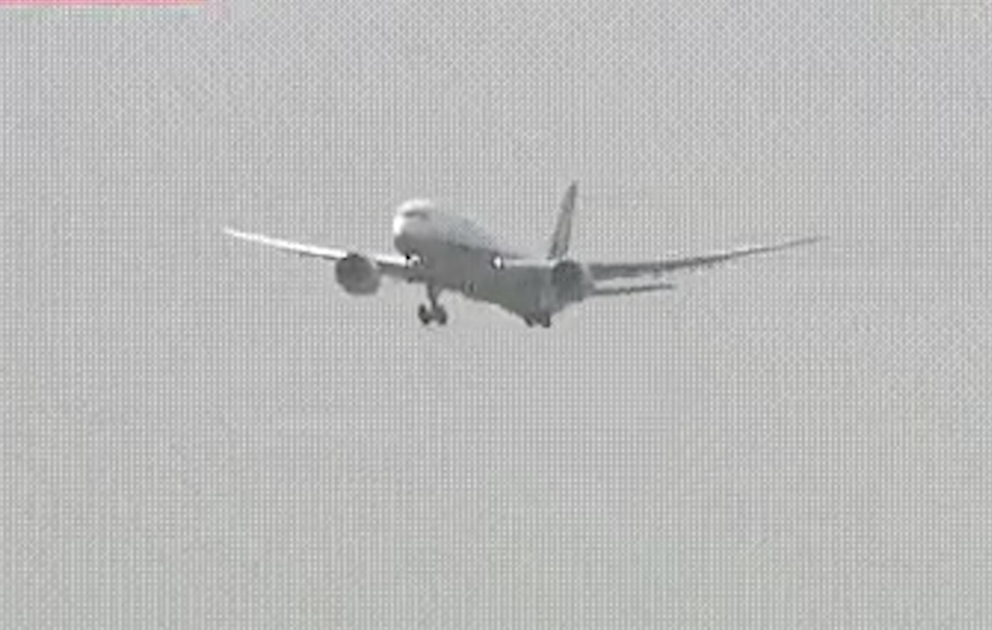 Посадка самолета во время тайфуна