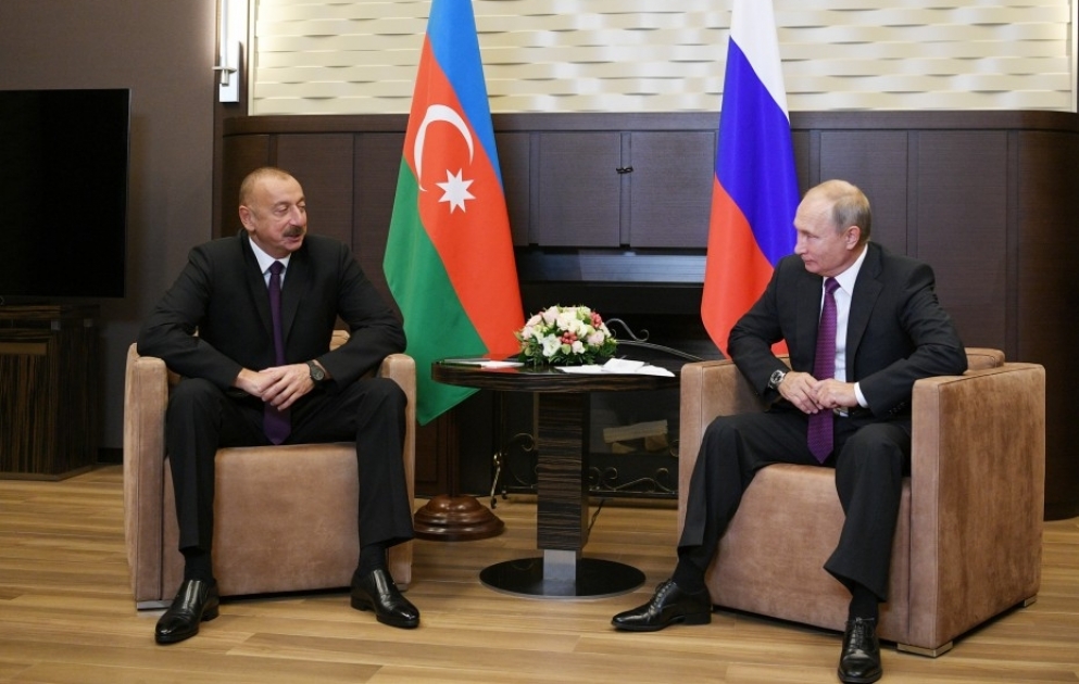 Azerbaijani, Russian presidents met in expanded format, had working dinner