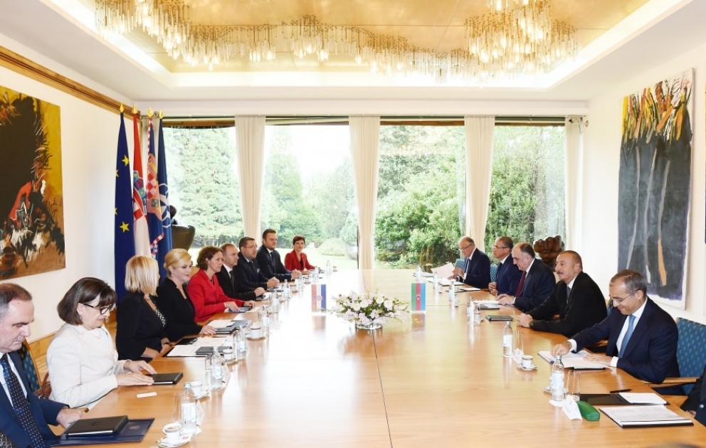 Entretien élargi des présidents azerbaïdjanais et croate
