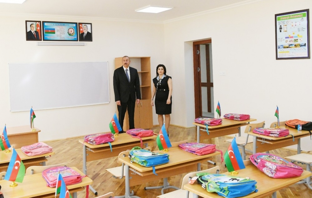 Prezident İlham Əliyev Nardarandakı 295 nömrəli tam orta məktəbdə əsaslı təmirdən sonra yaradılan şəraitlə tanış olub
