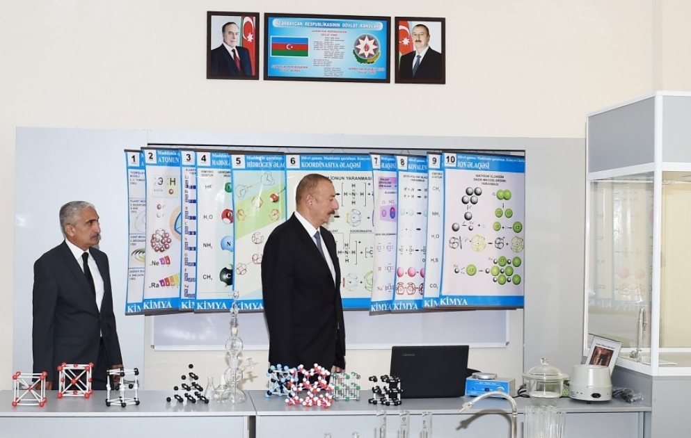 Prezident İlham Əliyev Zabrat qəsəbəsindəki 192 nömrəli tam orta məktəbdə əsaslı təmirdən sonra yaradılan şəraitlə tanış olub