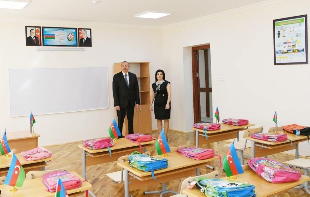 Mittelschule Nr. 295 im Sabuncu Stadtbezirk vollständig rekonstruiert
