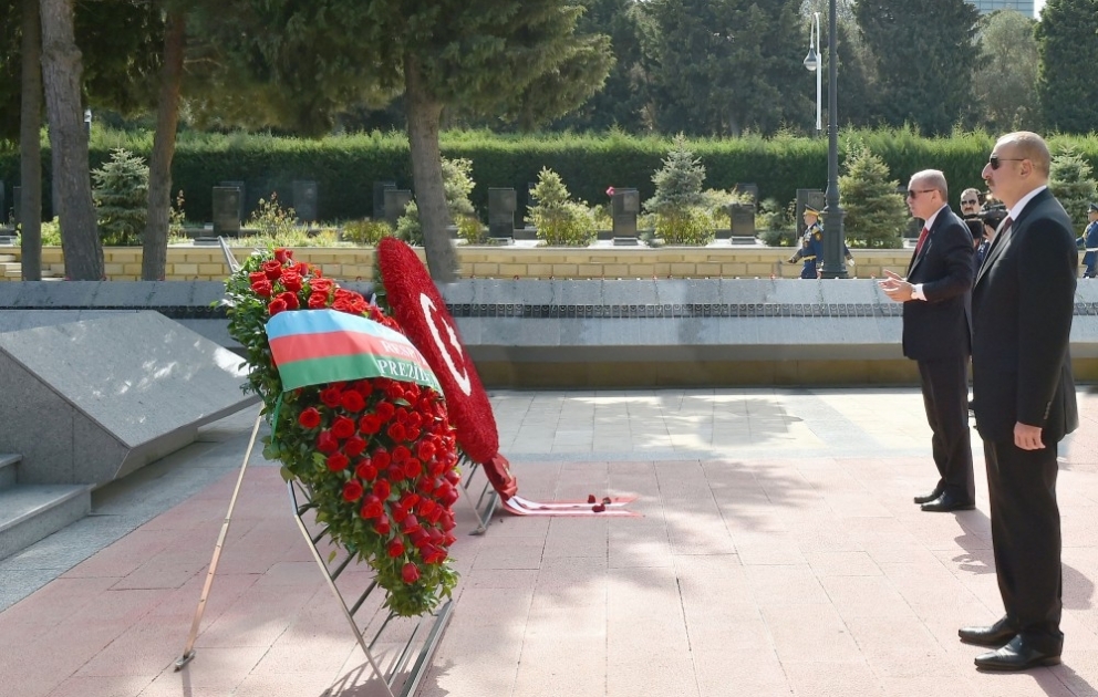 Şəhidlərin xatirəsinə ehtiram