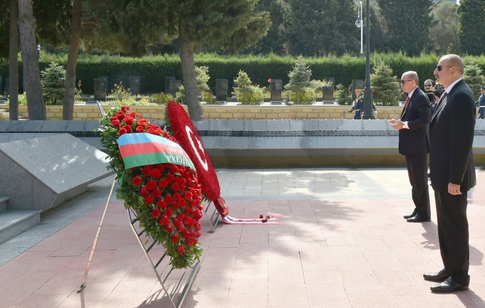 Azerbaijani, Turkish presidents paid tribute to martyrs
