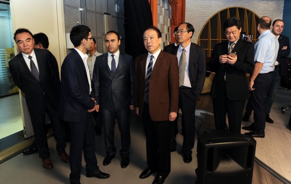 Xinhua delegation visits Khazar TV in Baku