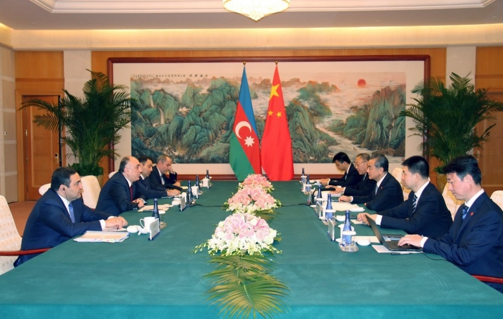 Azərbaycanın xarici işlər naziri Elmar Məmmədyarov çinli həmkarı Van İ ilə görüşüb