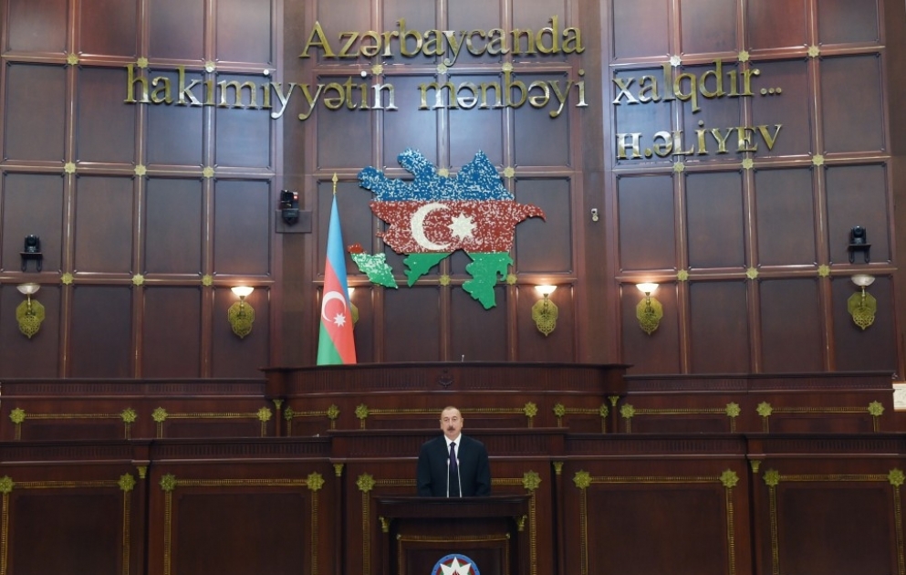 Réunion solennelle à l’occasion du centenaire du parlement azerbaïdjanais au Milli Medjlis 
La réunion a été marquée par la présence du président Ilham Aliyev