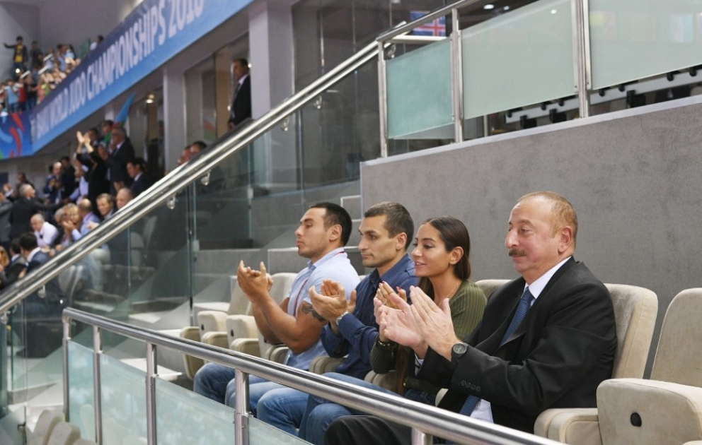 Judo-WM in Baku: Hidayat Heydarov holt Bronze 
Präsident Ilham Aliyev verfolgt Kampf um Bronze