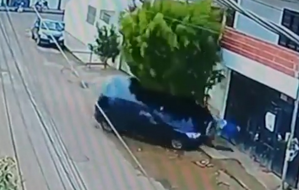 Bu qəzada velosipedçinin sağ qalması möcüzədir