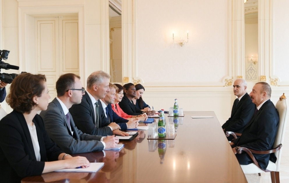President Ilham Aliyev received delegation led by European Investment Bank vice-president