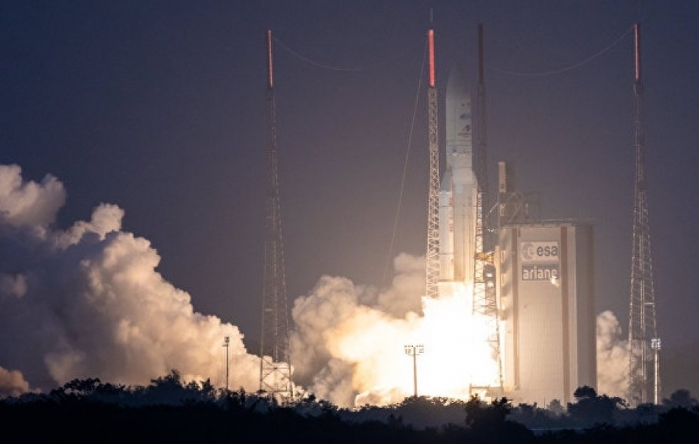 “Azerspace-2” peyki Kuru kosmodromundan orbitə buraxılıb