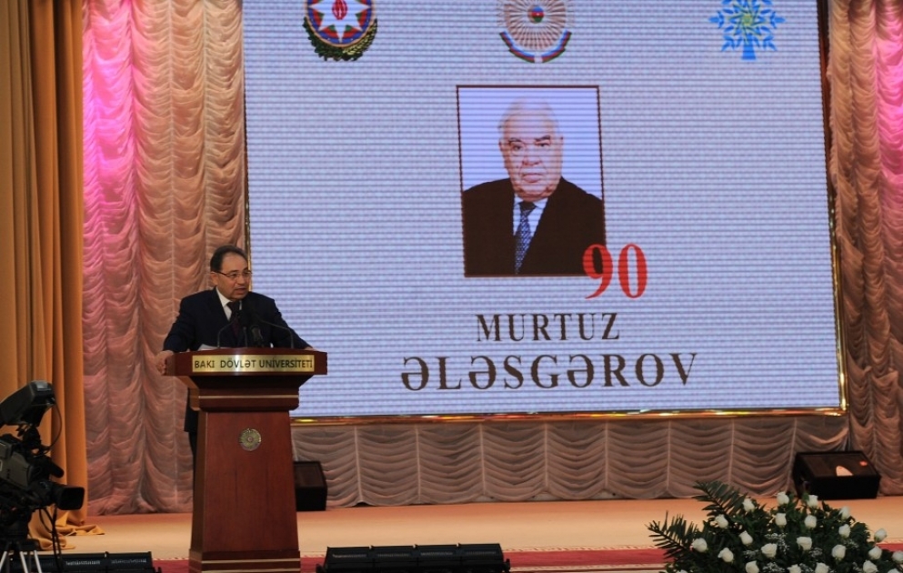 Une conférence scientifique internationale consacrée au 90e anniversaire de Mourtouz Alesguerov tenue à Bakou