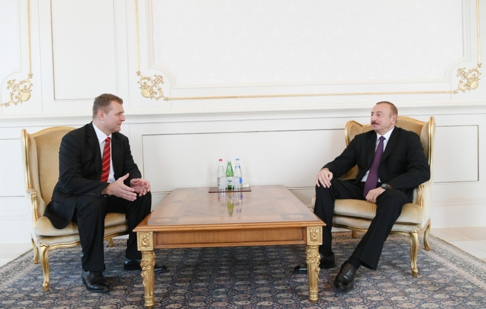 Le président Ilham Aliyev a reçu les lettres de créance du nouvel ambassadeur tchèque en Azerbaïdjan