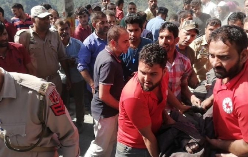 Inde: un accident de bus a fait 15 morts et 17 blessés