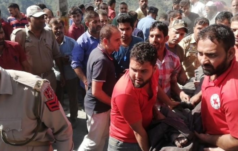 Busunglück in Indien: 15 Tote, 17 Verletzte