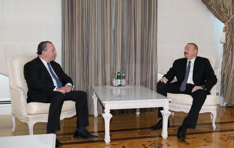 Präsident Ilham Aliyev empfängt Präsident der US-amerikanischen Stiftung für ethnische Verständigung