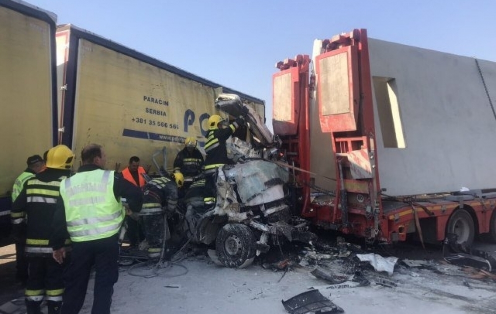 В Сербии 6 человек погибли и около 30 пострадали в крупном ДТП