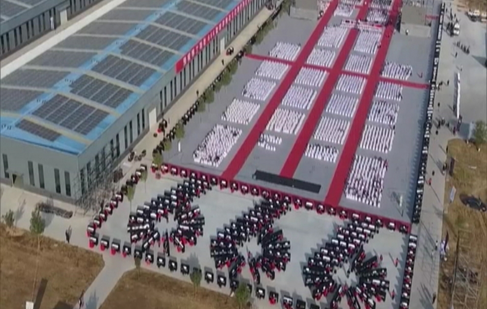 In China stellte das Ensemble bestehend aus 666 Klavieren einen neuen Rekord auf
