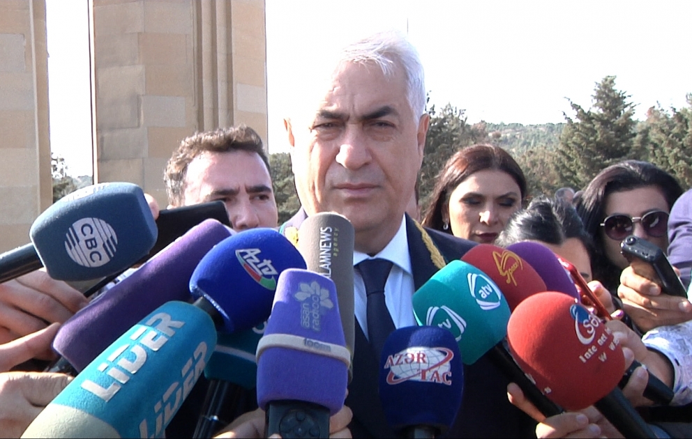 Sərnişinlər bu ilin sonunadək Bakı-Gəncə sürət qatarının həm adi, həm də VIP otaqlara malik vaqonlarından istifadə edəcəklər